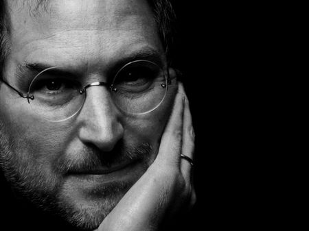 Стив Джобс ушел в отставку с поста главы Apple