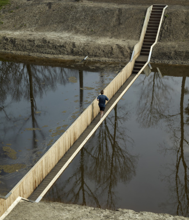 Необычный мост в Голландии