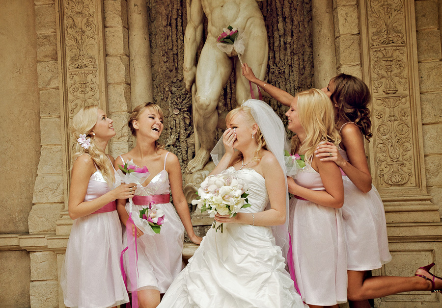 Юмористические свадьбы. Свадьба прикол. Подружки невесты. Фотосессия с подружками невесты. Смешная фотосессия на свадьбу.