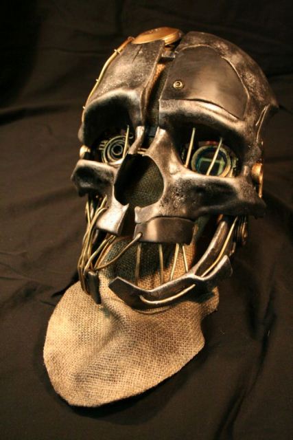 Поклонники Dishonored сделали точную копию маски Корво